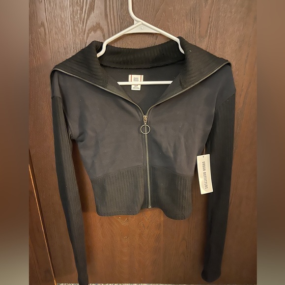 NWT Urban Outfitters Zip Up - Picture 2 of 5